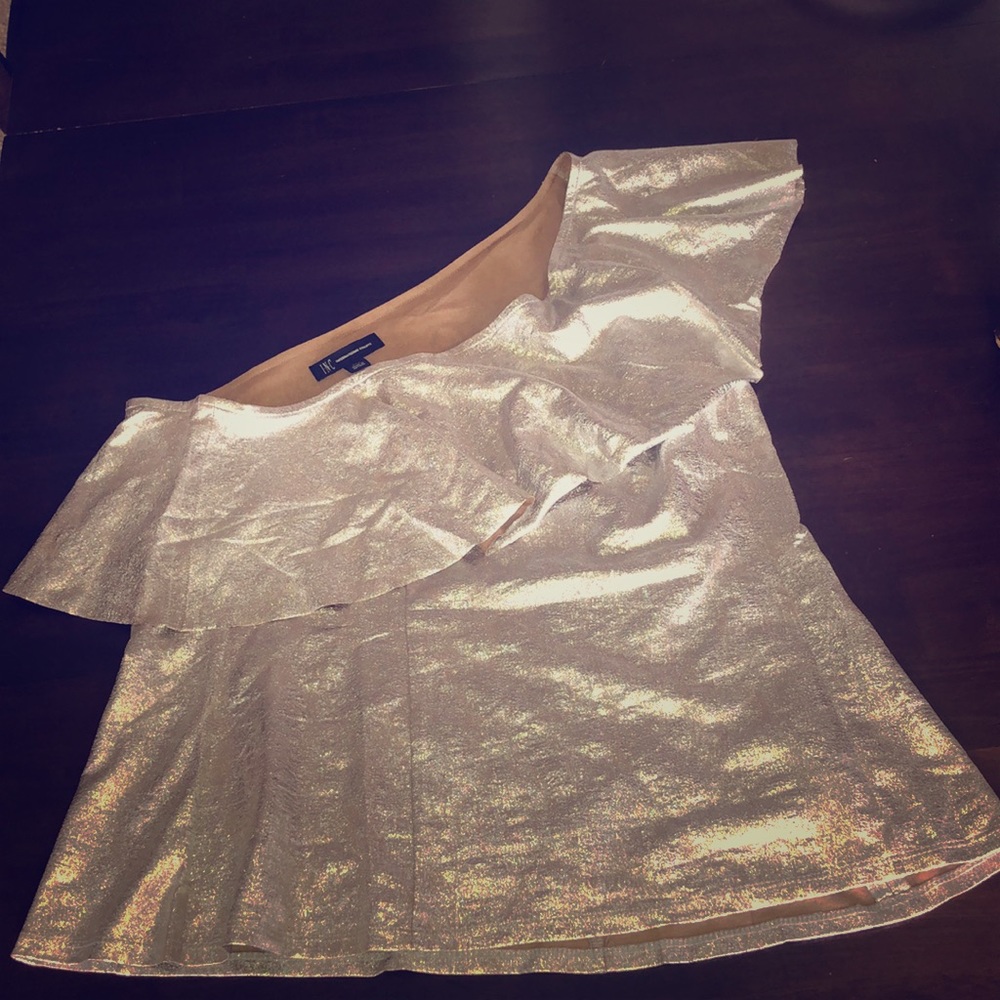 Women’s Off-Shoulder Dress Up Top!
